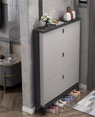 Massivholz-Schuhschrank im italienischen Stil mit extrem dünner Kippe für den Eingang, die Außentür und den Fahrstuhlgang